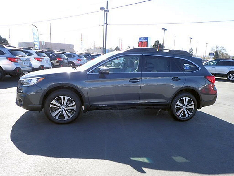 Illustration for article titled We test drove an Outback 3.6R and a Cherokee V6 in exchange for gift cards